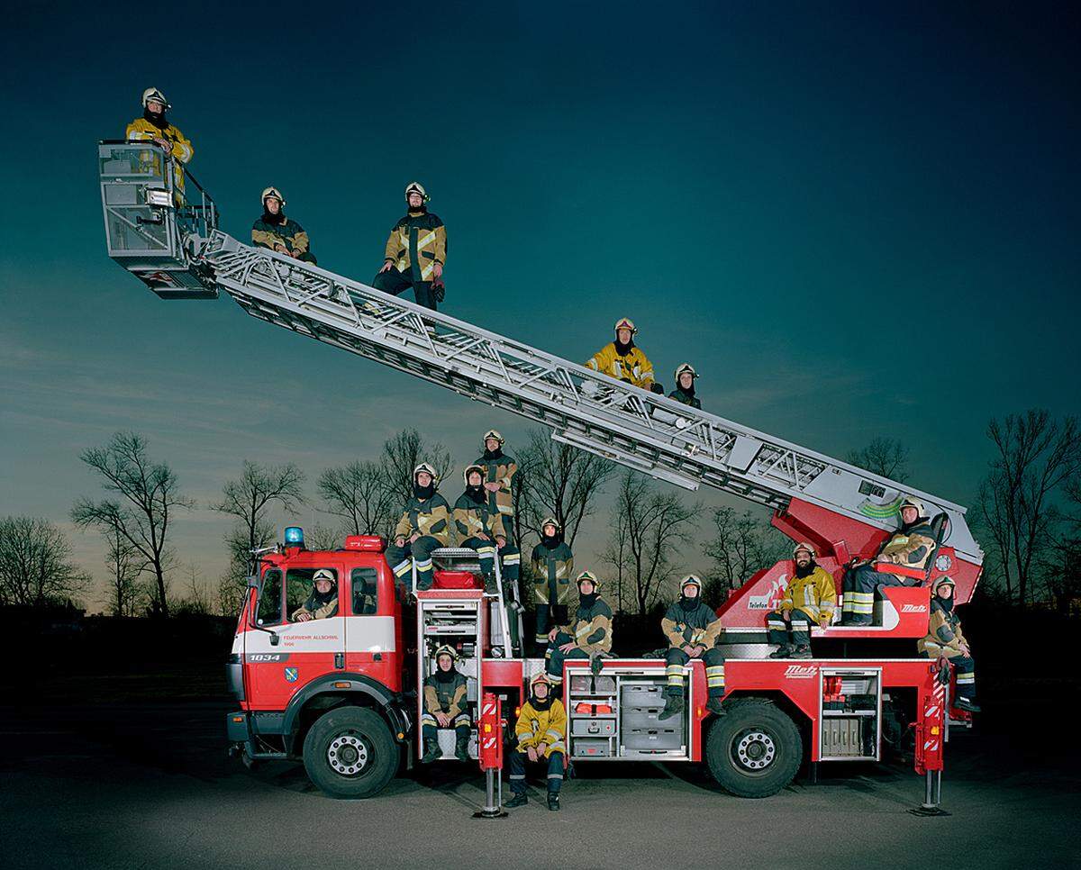 Im Bild: Ursula Sprecher und Andi Cortellini: Gemeindefeuerwehr