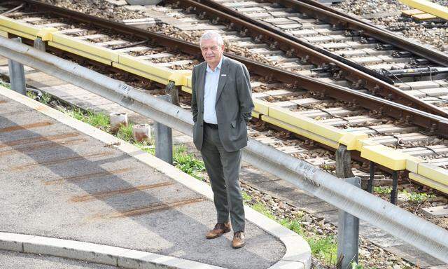 Dass es öfter eng wird in manchem öffentlichen Verkehrsmittel, sieht Günter Steinbauer positiv: „Die U-Bahn soll ja genützt werden. Je mehr Menschen damit unterwegs sind, desto besser.“ 