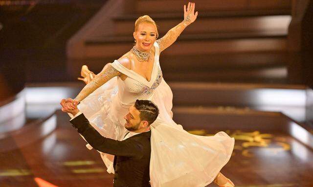 Karina Sarkissova mit Tanzpartner Dimitar Stefanin in der Show vom vergangenen Freitag.