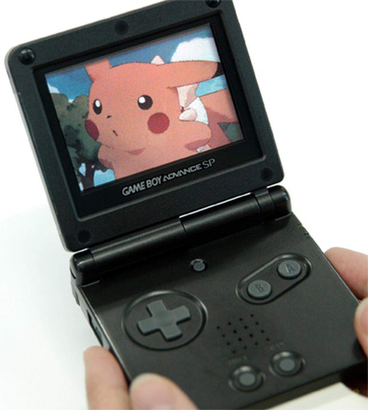 Der "Game Boy Advance SP" (GBA SP) entspricht weitgehend dem GBA, allerdings wurde das Gehäuse komplett umgestaltet und eine Hintergrundbeleuchtung für das neue Display hinzugefügt. Dank einer Klappfunktion konnte das Display beim Transport geschützt werden.