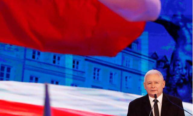Jarosław Kaczyński forderte schon am Tag nach der Veröffentlichung besonders harte Strafen gegen pädophile Straftäter.
