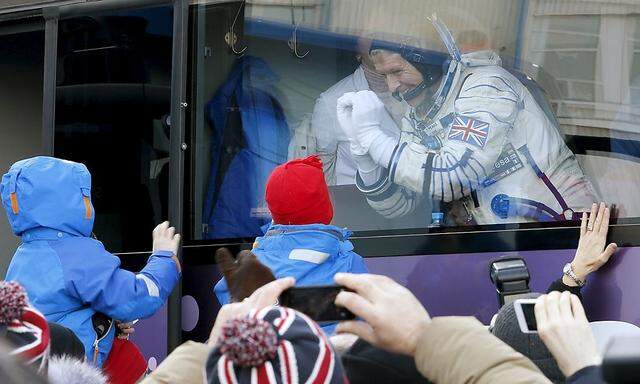 Tim Peake trägt den Union Jack auf seinem rechten Arm. Der Brite flog zur ISS.