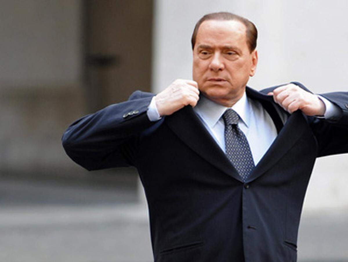 Nachdem das Verfassungsgericht die Immunität des Premiers kippte, wird nach einjähriger Pause einer der beiden Bestechungs-Prozesse gegen Berlusconi fortgesetzt. Es geht um die Mills-Affäre (zum Nachlesen: Bild 4).