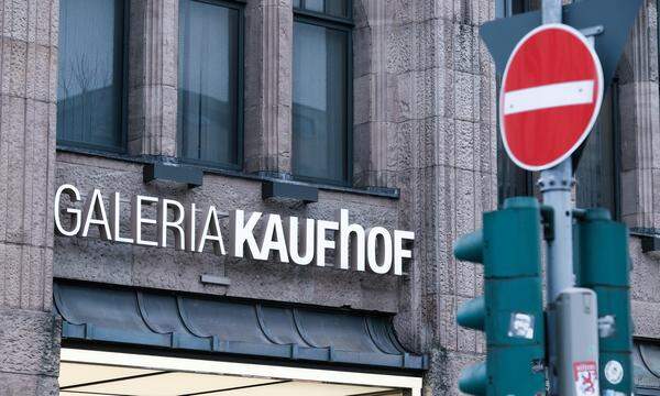 Die insolvente Warenhauskette Galeria Karstadt Kaufhof geht nun offiziell an neue Eigentümer.