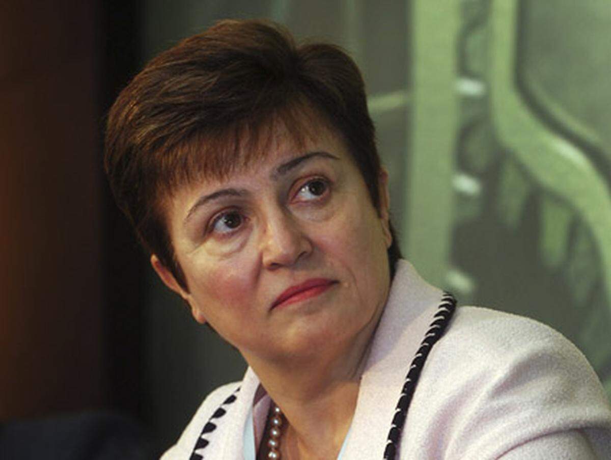Die Bulgarin Rumjana Schelewa hat nach massiver Kritik ihre Kandidatur zurückgezogen. Ersetzt werden soll sie nun durch die derzeitige Vizepräsidentin der Weltbank, Kristalina Georgieva.
