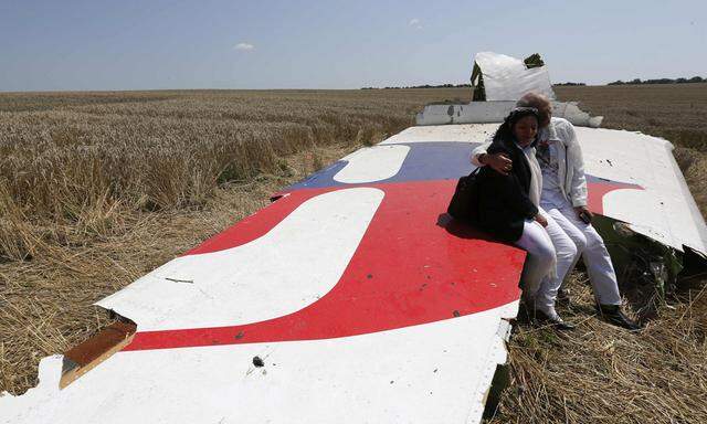 Von der MH17 blieben nur Wrackteile
