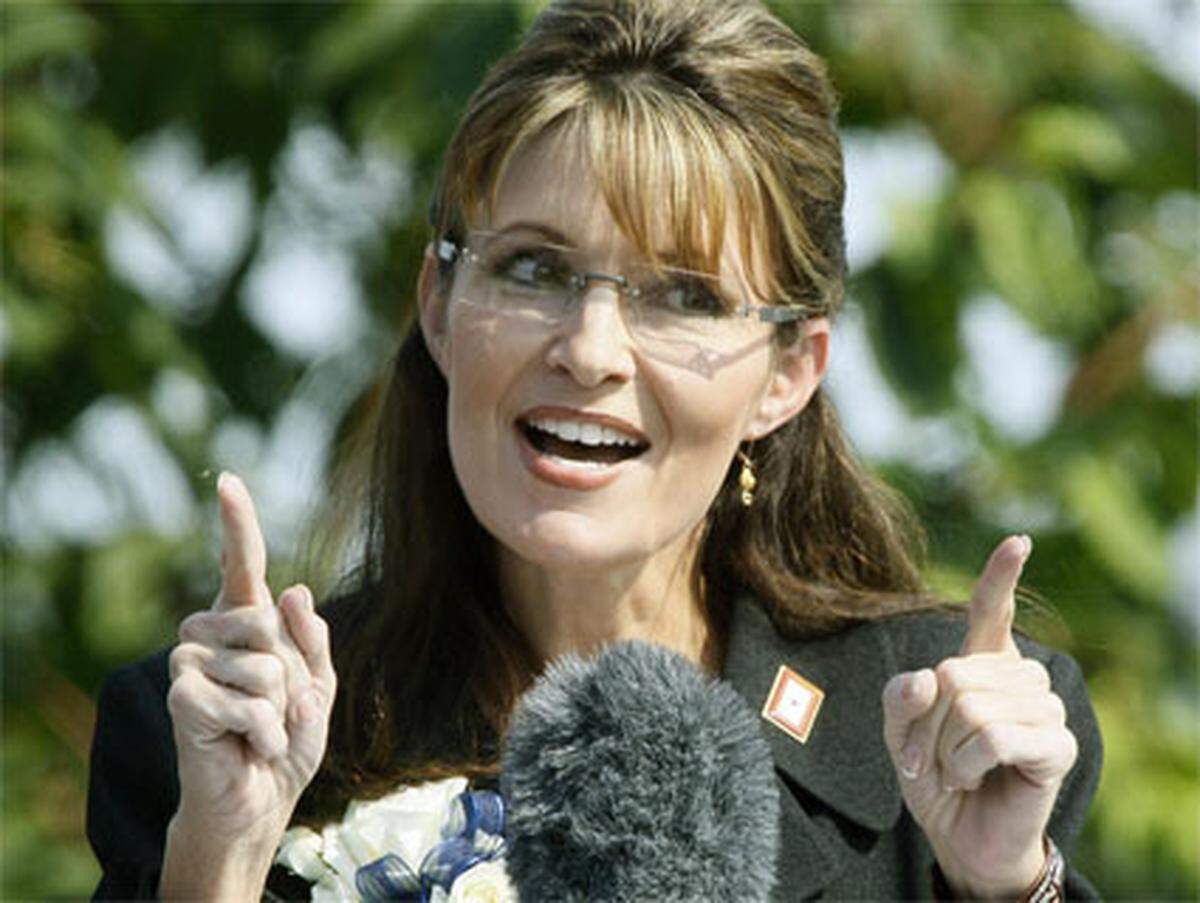 Ebenfalls 95mal vergeben und danmit ex aequo auf dem neunten Platz: Sarah (mit h am Ende). Der Name hielt sich konstant seit 1990 in den oberen Rängen, nun rutscht er langsam ab. Eine bekannte Namensträgerin ist Sarah Palin, die Frontfrau der US-amerikanischen Tea Party-Bewegung.