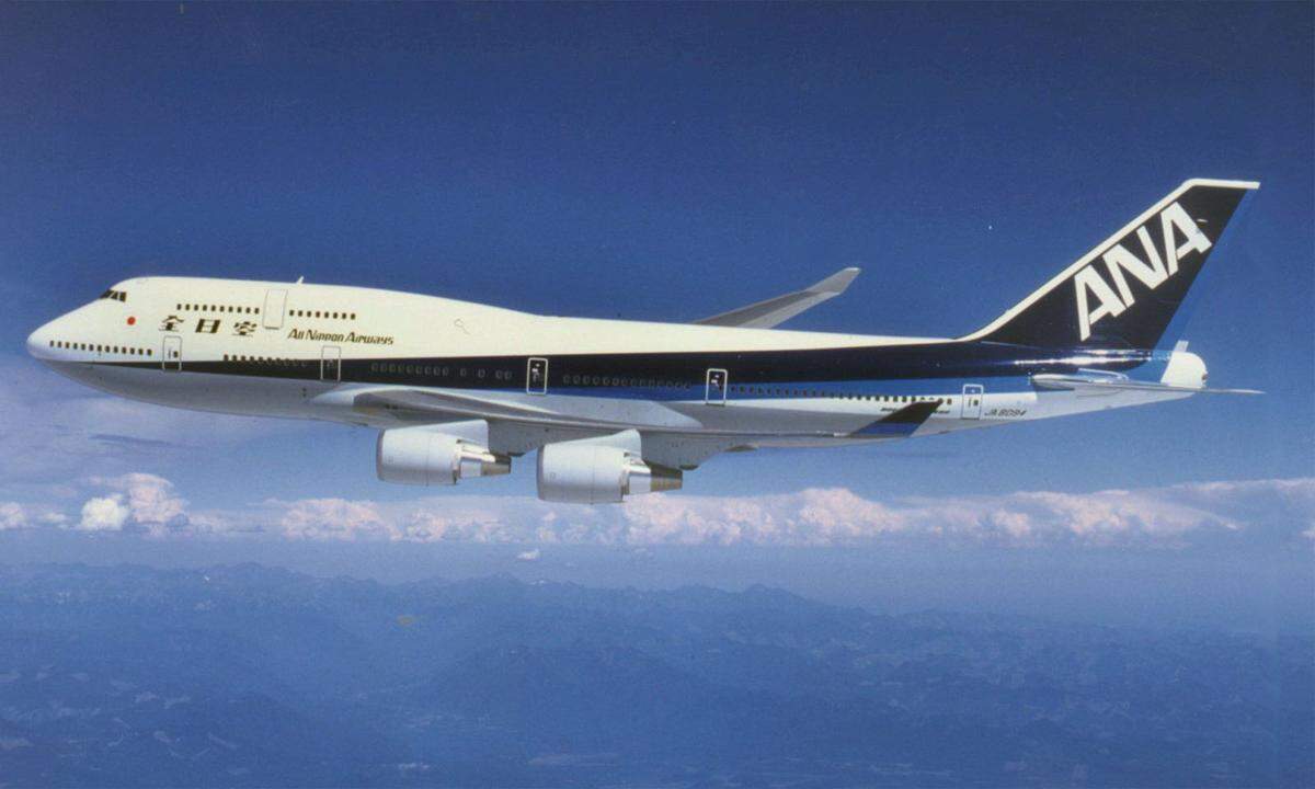 Es folgten Jahrzehnte, in denen das riesige Flugzeug mit dem charakteristischen Buckel die Fliegerei zwischen den Kontinenten beherrschte. Die Nippon Airways setzt die Maschinen vor allem für den Flugverkehr zwischen Japan und Europa ein.