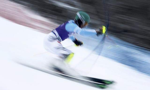 Felix Neureuther of Germany competes during second run of men´s Alpine Skiing World Cup slalom in Wengen