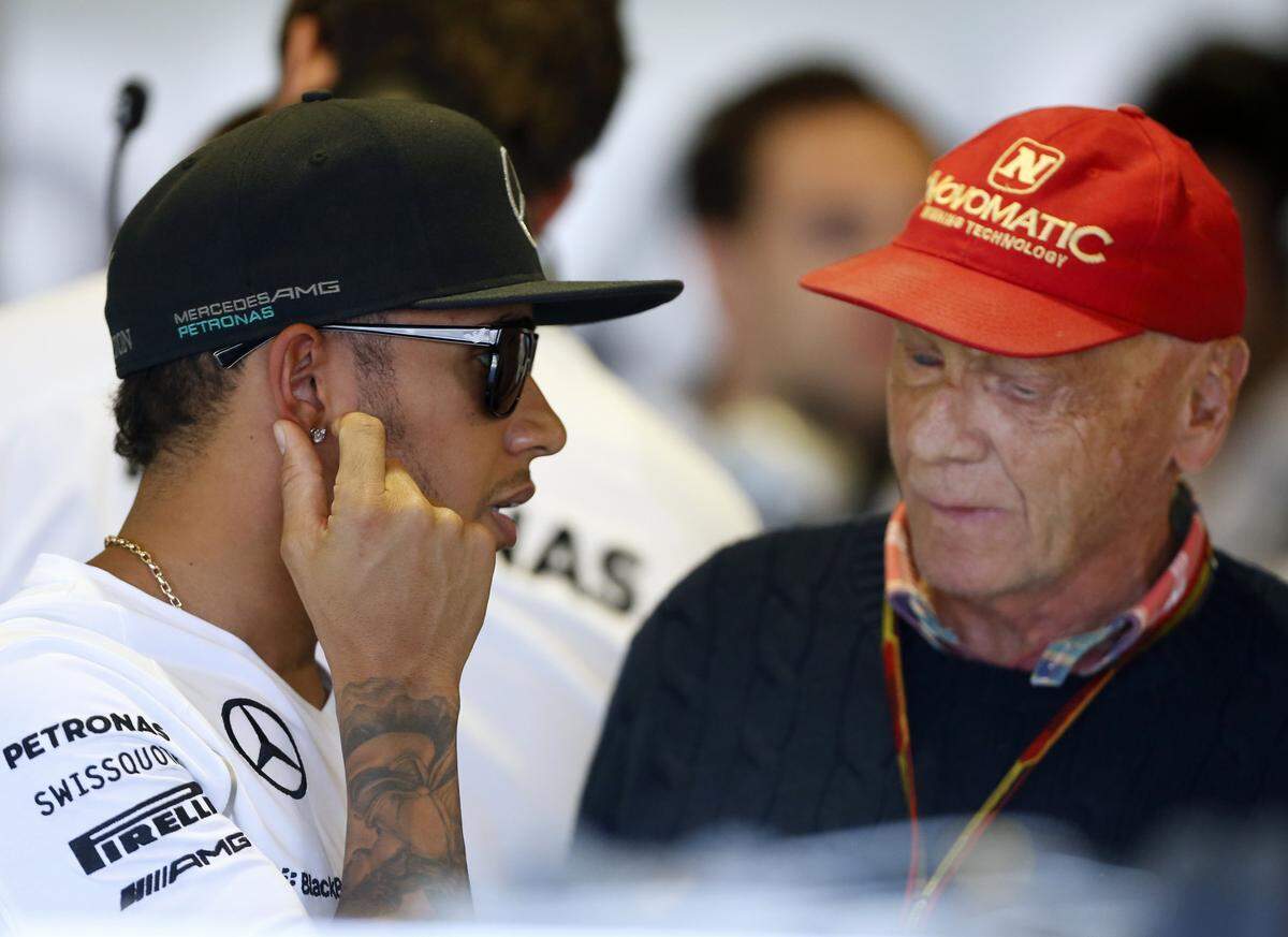 Ende September 2012 wird Lauda zum Aufsichtsratsvorsitzenden des Mercedes-Formel-1-Teams berufen. 2014 gewinnt das Team überlegen die Konstrukteurs-Weltmeisterschaft, Lewis Hamilton wird Weltmeister. 2015, 2016 und 2017 werden beide Titel verteidigt.