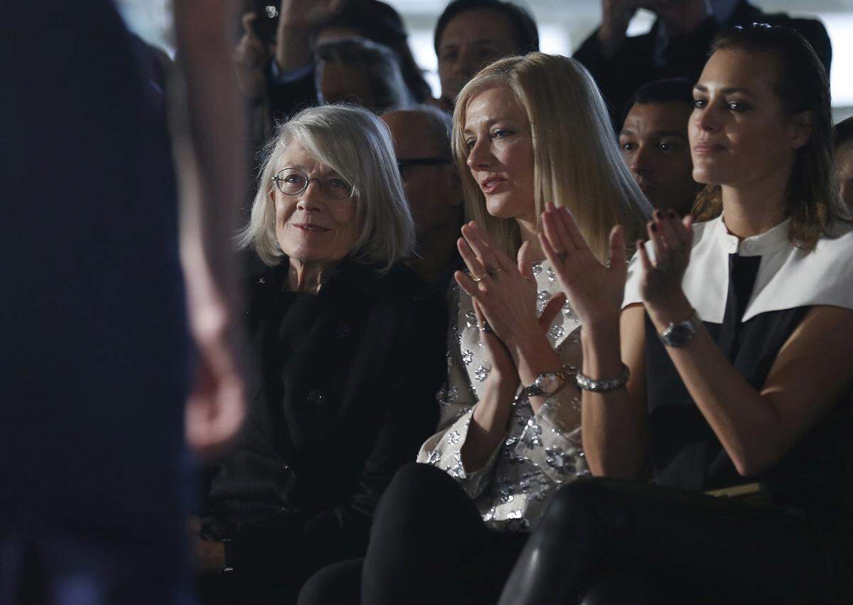 Vanessa Redgrave und ihre Tochter Joely Richardson interessierten sich für die neuen Trends von Roksanda Ilincic.
