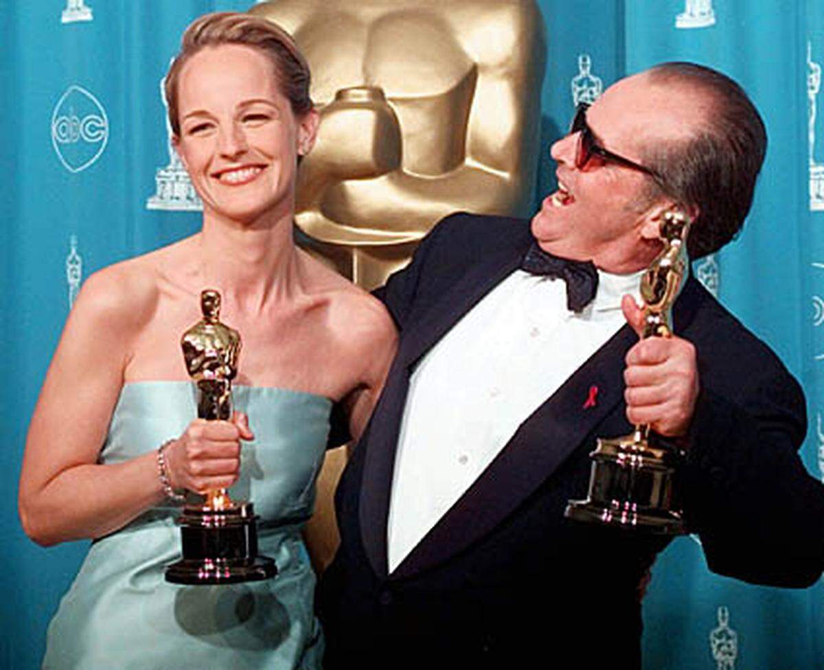 Die Kalifornierin startete mit der Serie "Verrückt nach Dir" durch und erhielt sogar drei Grammys. Auf die Leinwand kam sie spät: In dem Actiofilm "Twister" flüchtete sie 1996 vor einem Wirbelsturm. Ihre erfolgreichste Rolle war aber die der alleinerziehenden Kellnerin Carol an der Seite von Jack Nicholson in "Besser Geht's Nicht", für die sie 1998 mit dem Oscar augezeichnet wurde.