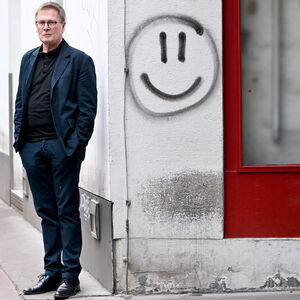 „Früher hatten Eltern weit weniger Sorge um ihre Kinder als heute und auch weniger Möglichkeiten, sie zu kontrollieren“, sagt Paulus Hochgatterer. 