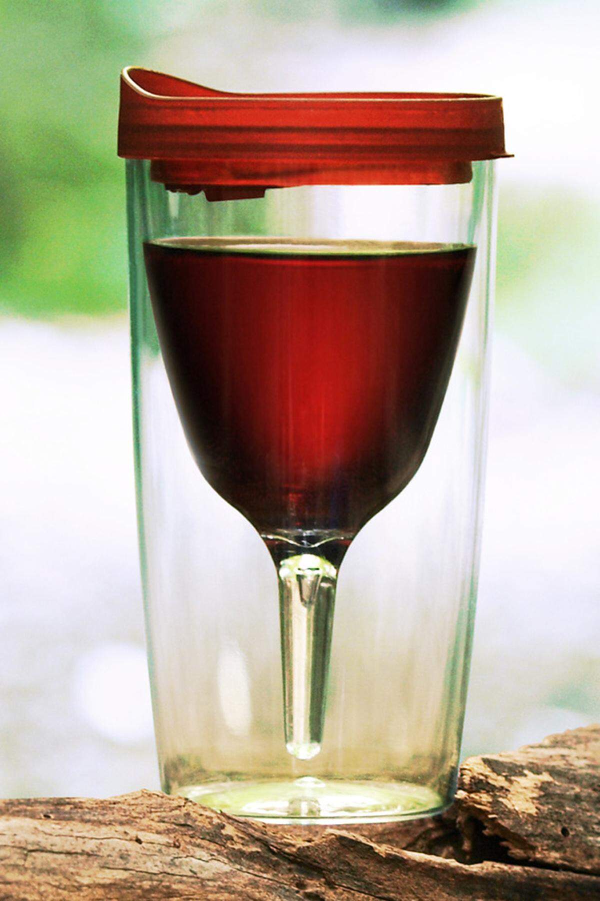 Ein Schwenk in Richtung Rebensaft - "Vino2Go" für den Weinkenner, der selbst beim Spaziergang nicht auf ein gutes Tröpfchen verzichten möchte.