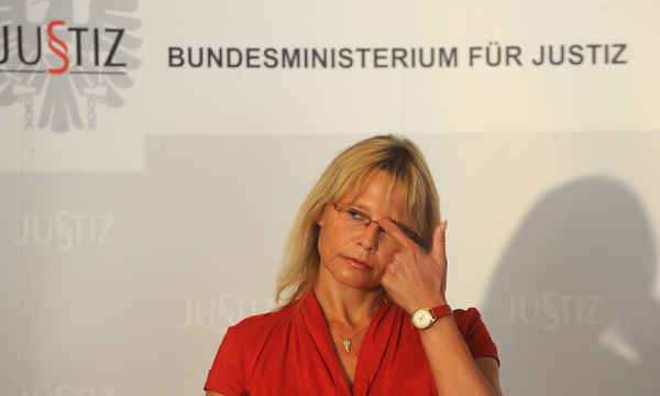 Ministerin Karl Faymann Dilemma