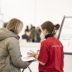 Ein Beratungszentrum für aus der Ukraine geflüchtete Menschen im Austria Center Anfang März.
