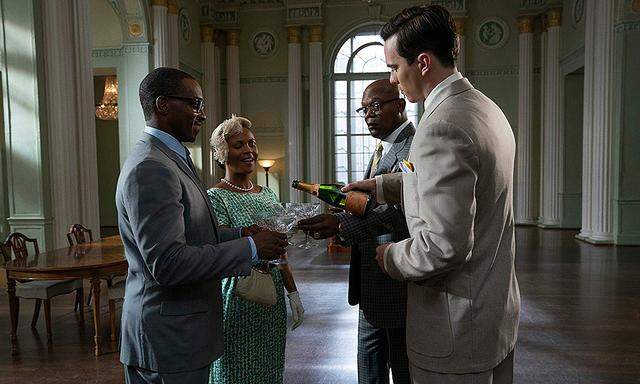 Samuel L. Jackson, Nia Long, Nicholas Hoult und Anthony Mackie in "The Banker"