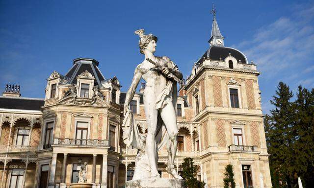 Mit der Hermesvilla wollte Kaiser Franz Joseph seine Frau, Sisi, länger in Wien halten.