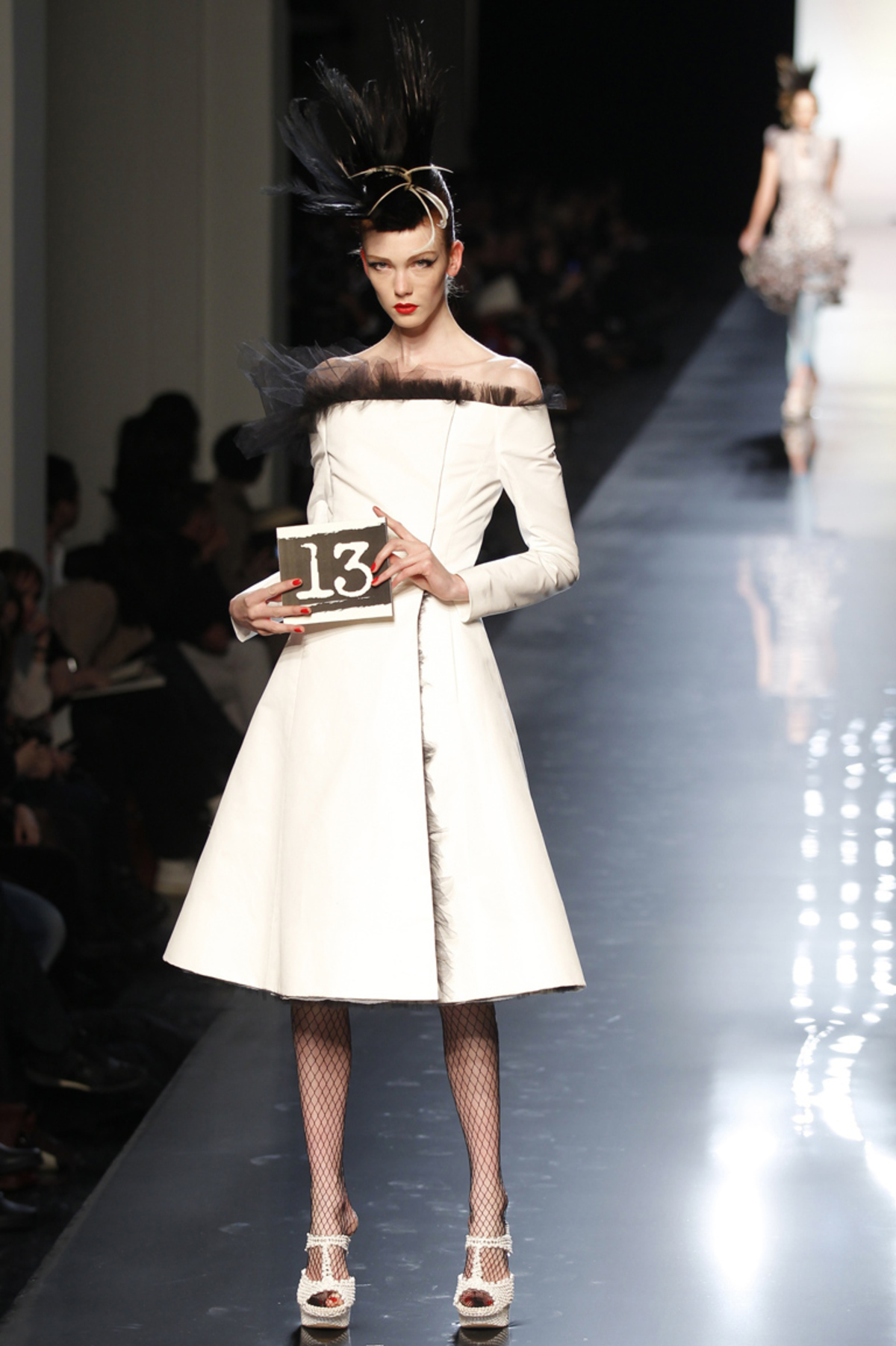 Für Jean Paul Gaultier ist "Punk not dead". Das möchte er zumindest mit seiner Haute Couture demonstrieren.