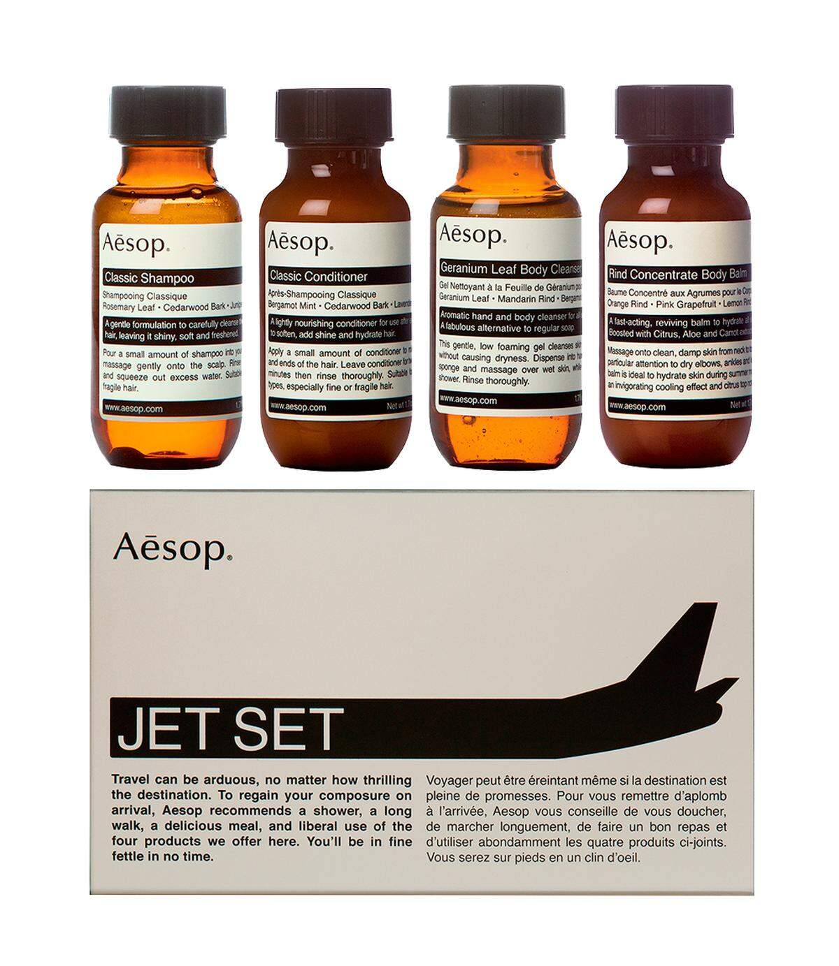 Reisefieber. Ein „Jet Set“ für Flugreisende von der hippen Naturkosmetikmarke Aesop, mit Shampoo, Conditioner, Wasch- und Bodylotion, um 33 Euro via www.aesop.com.