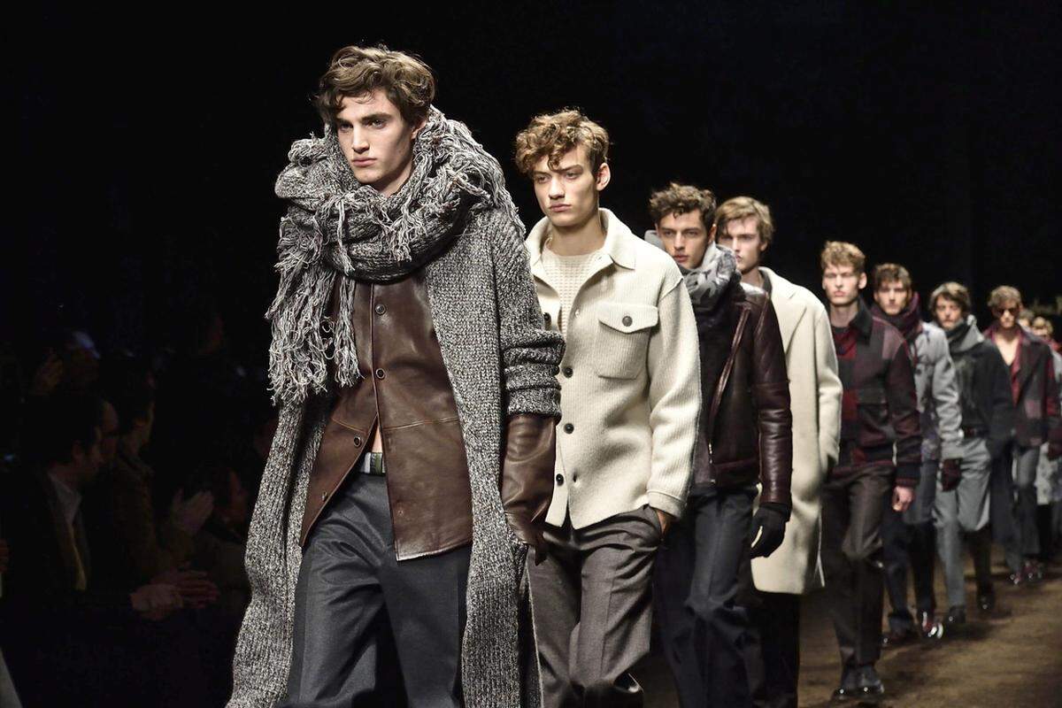 XL-Schals, Wolle und Leder sind bei Salvatore Ferragamo ein Muss.