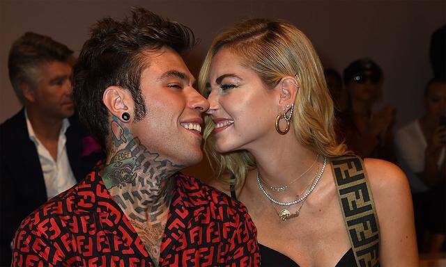 Chiara Ferragni und Fedez in Fendi-Logomode: 10er-Essenz.