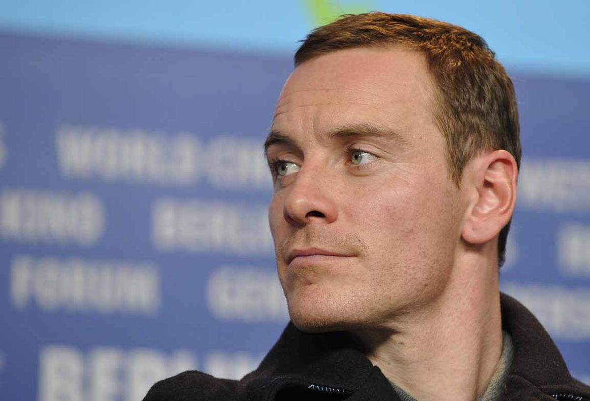 Obwohl Michael Fassbender ("Shame") vielleicht nicht mehr im Alter der Hauptfigur ist, gehörte er neben Ryan Gosling zu den "Top Choices" für die Besetzung. Auch die Gerüchte über die Besetzung von Emma Watson als Ana  hielten sich lange: