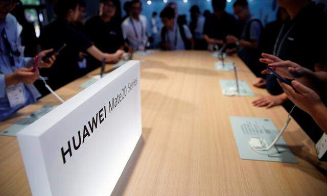Huawei ist unter den Marktführern bei Handys; deren Funktionsfähigkeit könnte aber unter einem US-Boykott massiv leiden. 