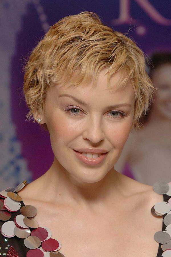 Ein chirurgischer Eingriff ist allerdings bei den meisten Brustkrebs-Patienten notwendig. Bei der Wahl der Operationstechnik spielt die Größe des Tumors eine bedeutende Rolle. In 80 Prozent der Fälle kann die Brust erhalten bleiben.  Der australische Popstar Kylie Minogue  ist im Alter von 36 Jahren (im Jahr 2005) an Brustkrebs erkrankt. Der Tumor wurde in einem Frühstadium entdeckt, Minogue ist genesen.