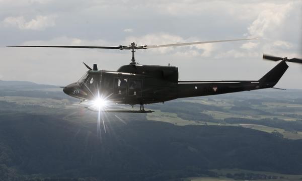 Archivbild. Auch die österreichische Armee hat eine Variante des Bell-212 Helikopters im Einsatz.