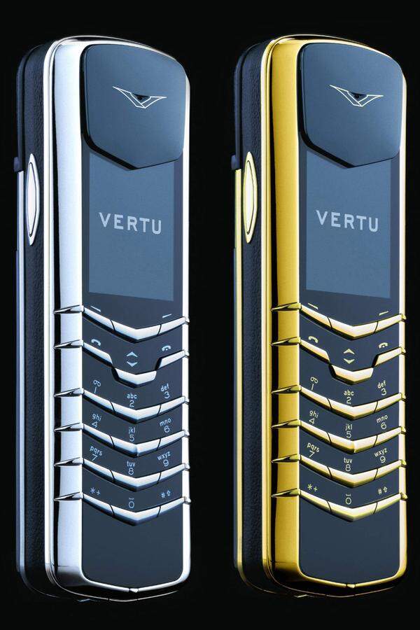 Die Luxusmarke Vertu wurde schon 1998 von Nokia gegründet. 2012 musste der Hersteller abgestoßen werden. Die handgefertigten Modelle bestehen aus Luxusmaterialien wie Gold, Platin, Diamanten und Keramik.