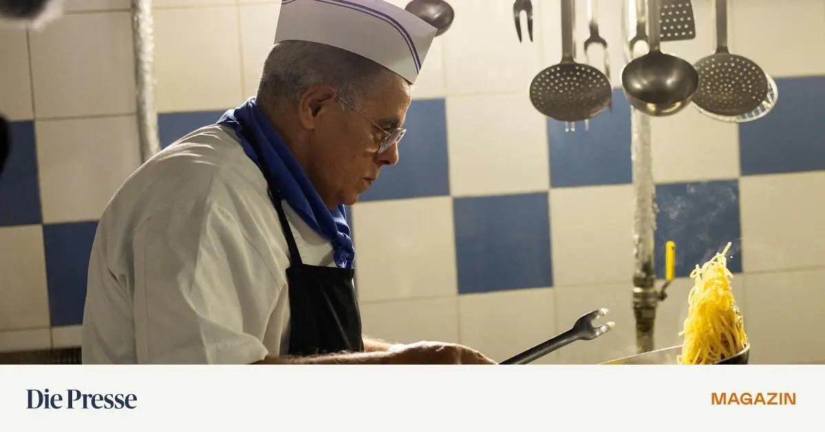 Cappuccino-nach-dem-Mittagessen-Italienische-K-che-ist-jetzt-offiziell-Unesco-Kulturerbe-premium-