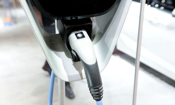 Alle Autobauer holen sich ihre Batterien derzeit von asiatischen Herstellern. 