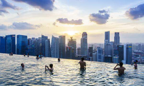 Singapur, hier vom Dach des Hotels Marina Bay Sands gesehen, hat sich zum zentralen Hub der Asean-Staaten gemausert.