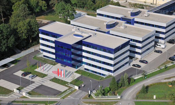 Scheinwerfer-Hersteller ZKW ist heiß begehrt