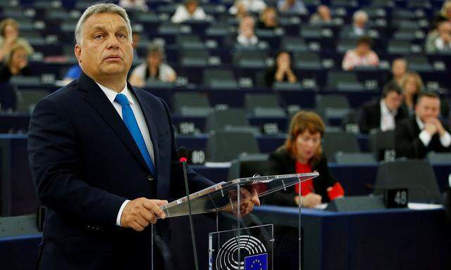 Für die EVP wird die Mitgliedschaft von Orbáns Fidesz zunehmend zum Problem.