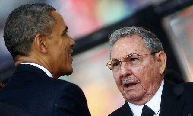 Obama und Raul Castro bei einer Begegnung im Dezember 2013