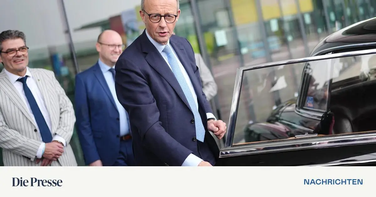 die-n-te-des-au-enkanzlers-merz-in-der-deutschen-heimat-premium