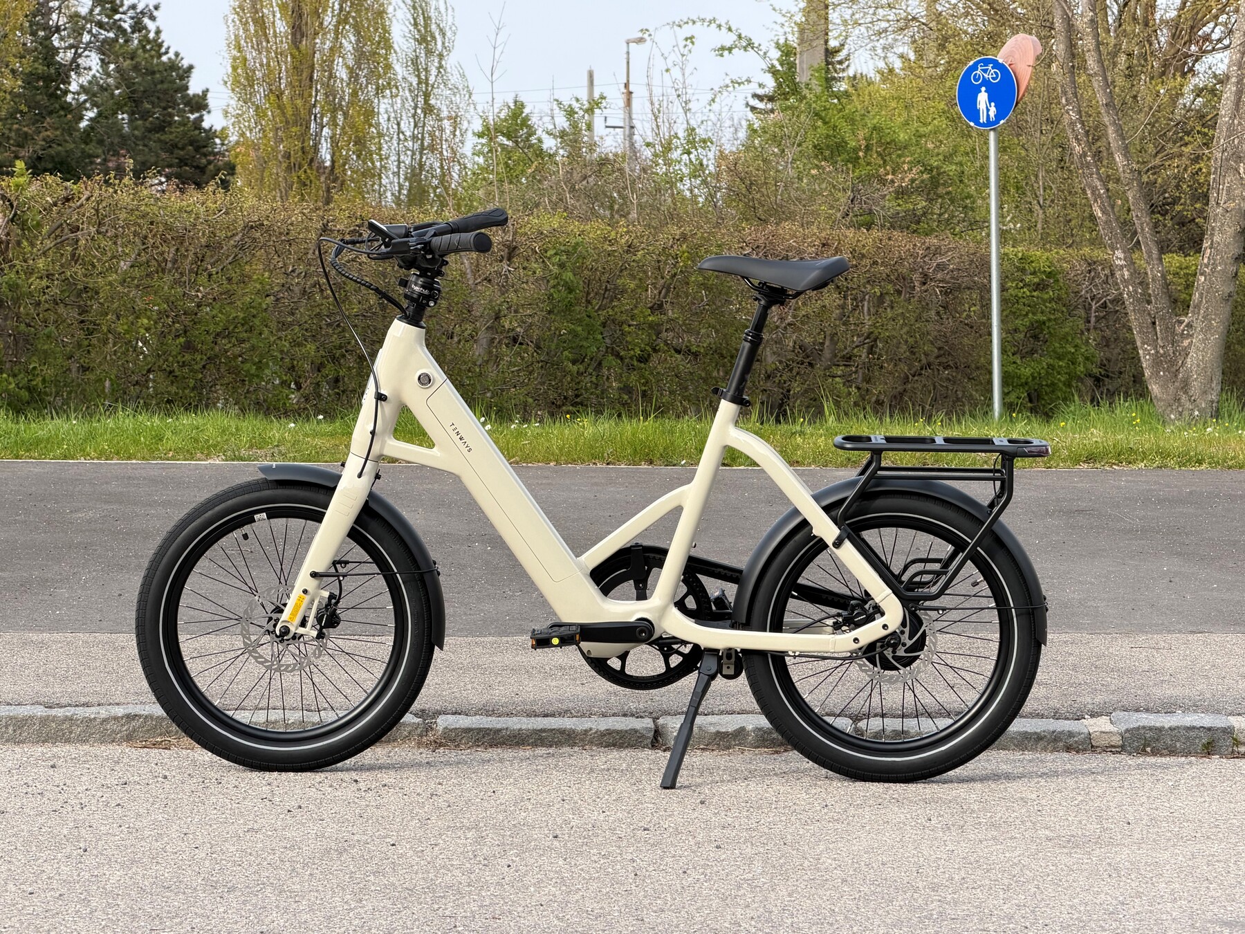 Kompakt-E-Bike im Test: Ein Nischenprodukt für die ganze Familie [premium]