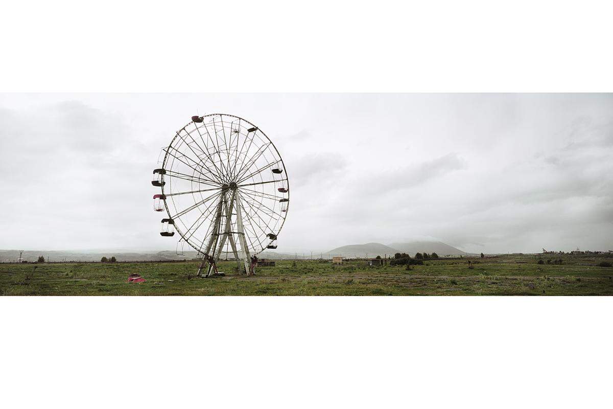 Erst am dritten Tag konnte er die Stimmung einfangen, die er einfangen wollte - und in Dialog mit dem Ort treten.  Im Bild: Ferris Wheel, Armenien 2008, (c) Wim Wenders