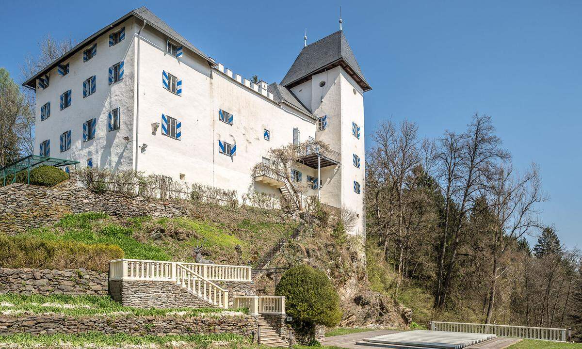 Das Schloss Drasing in Krumpendorf steht derzeit zum Verkauf.