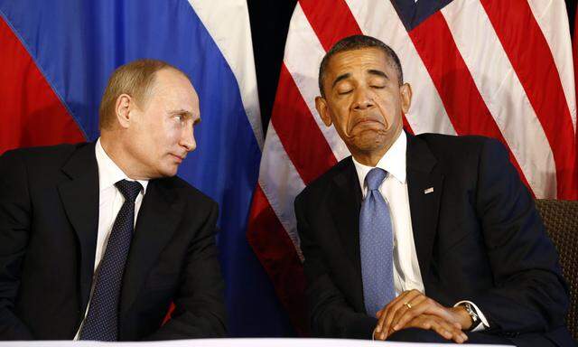File photo of U.S. President Obama meeting with Russian President Putin in Los Cabos