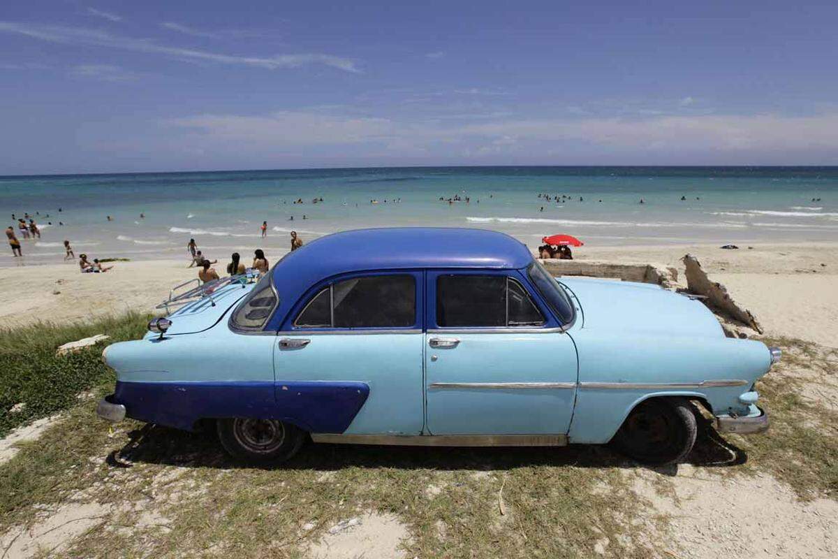 Vintage Cars und Rum am Morgen. Der Ausflug in die Kolonialzeit erfreut sich ungebrochener Beliebtheit.