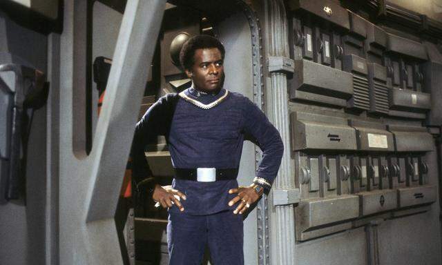 Terry Carter im Science-Fiction-Klassiker „Kampfstern Galactica“, 1978. 