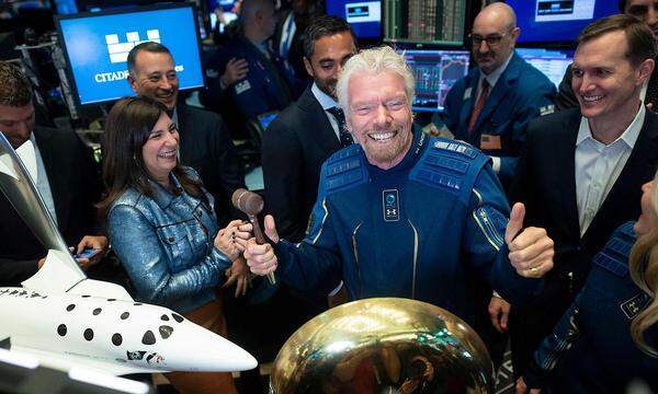 Richard Branson will mit seiner seiner Raumfahrtfirma Virgin Galactic Touristen ins All bringen. 
