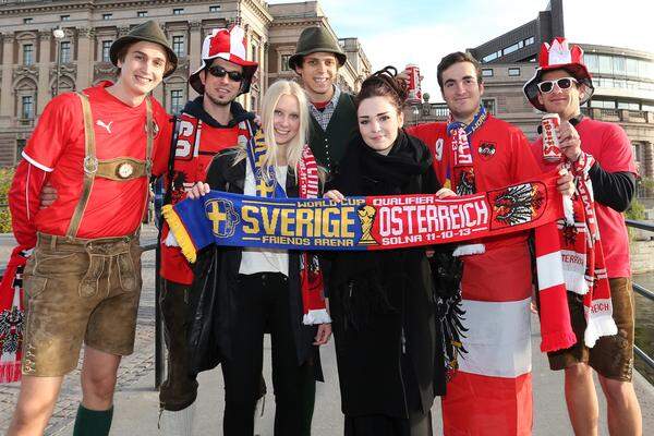 Über 2000 Fans begleiteten das österreichische Nationalteam nach Stockholm zum vorentscheidenden WM-Qualifikationsspiel gegen Schweden. Mindestens ein Punkt war gefragt, um die WM-Chance am Leben zu erhalten.