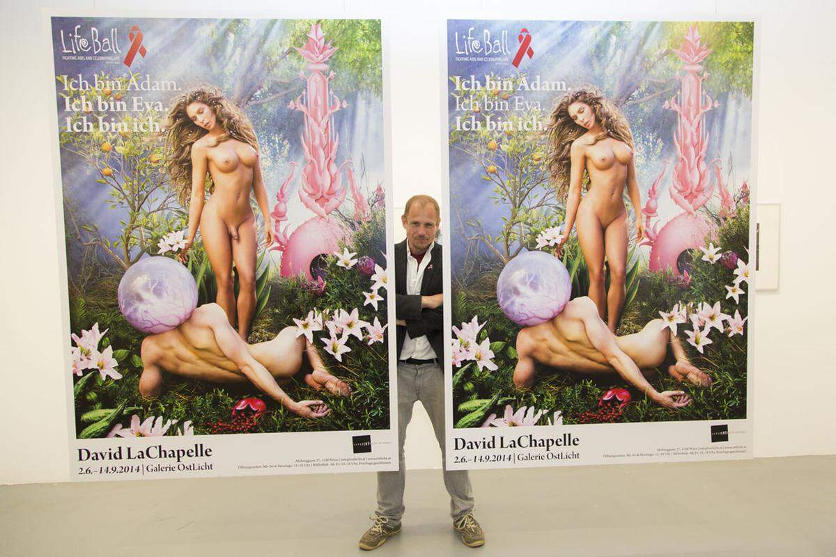 Nach dem französischen Künstlerpaar Pierre Commoy und Gilles Blanchard konnten die Organisatoren des Life Balls heuer einen weiteren Starfotografen für ihr Plakat gewinnen. Das Life Ball Poster 2014 stammt von dem US-Amerikaner David LaChapelle.