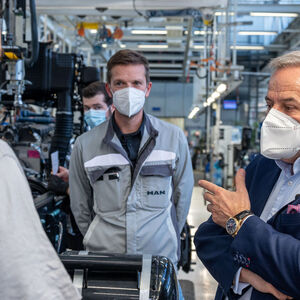 ++ ARCHIVBILD ++ MAN/STEYR - INVESTOR SIEGFRIED WOLF WIRD DOCH WERK �BERNEHMEN