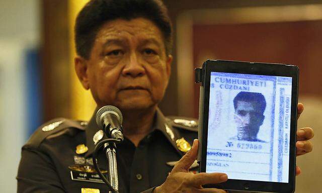Ein Bild des Passes des festgenommenen Ausländers.