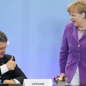 Archivbild aus dem Jahr 2014: Poroschenko mit Merkel.